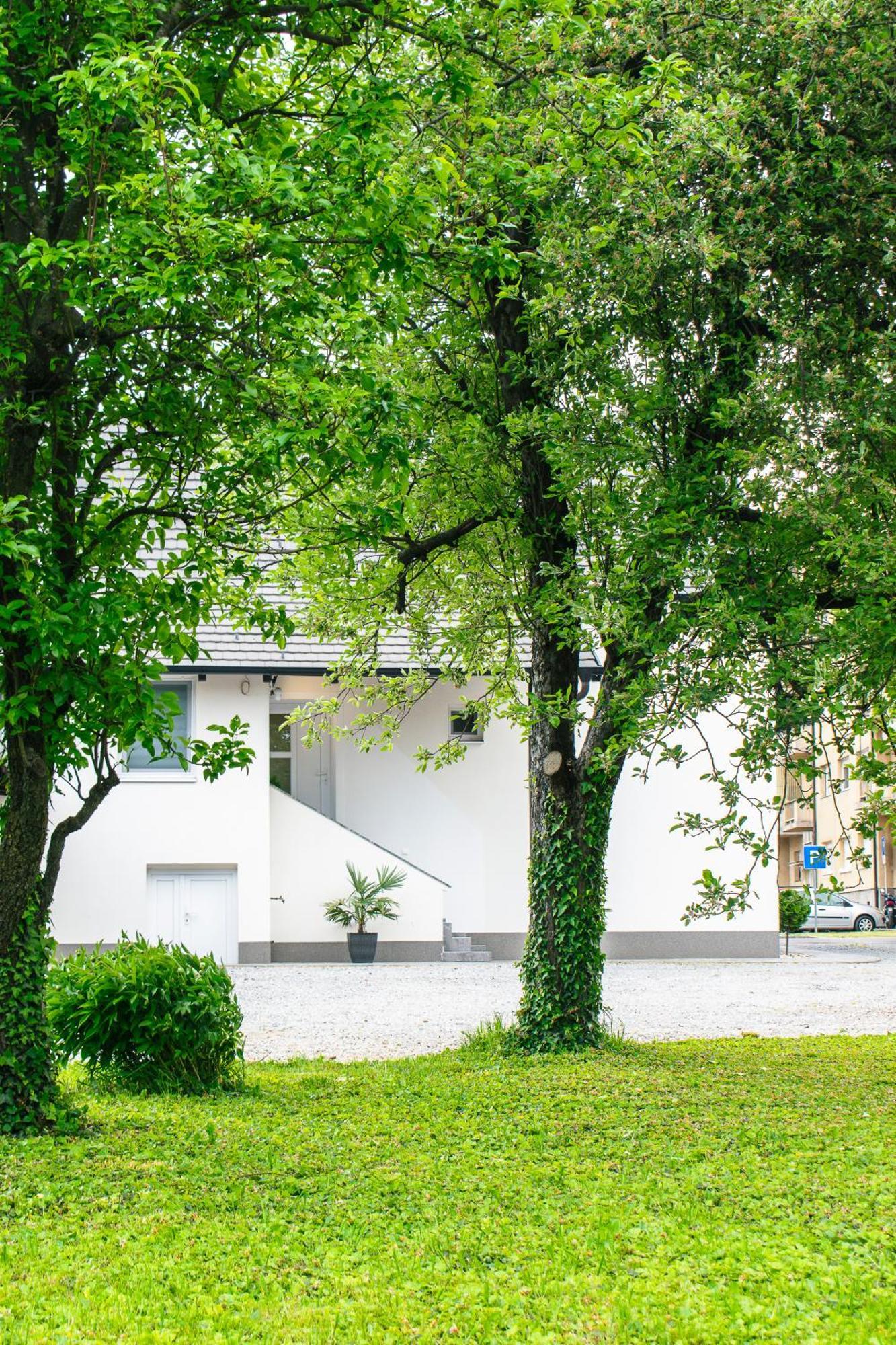 Goodlife Studio Apartment Pozega Exterior foto